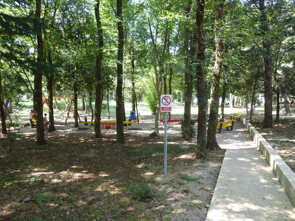 Apartments Villa Rosmarin Omišalj Exterior foto